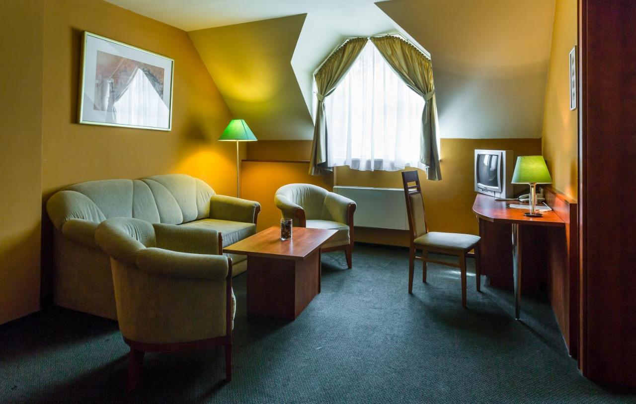 Hotel Gottwald Тата Екстер'єр фото
