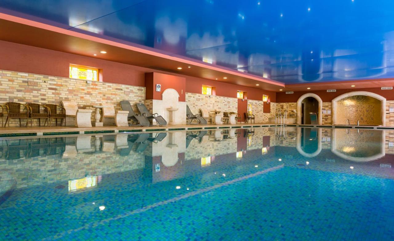 Hotel Gottwald Тата Екстер'єр фото