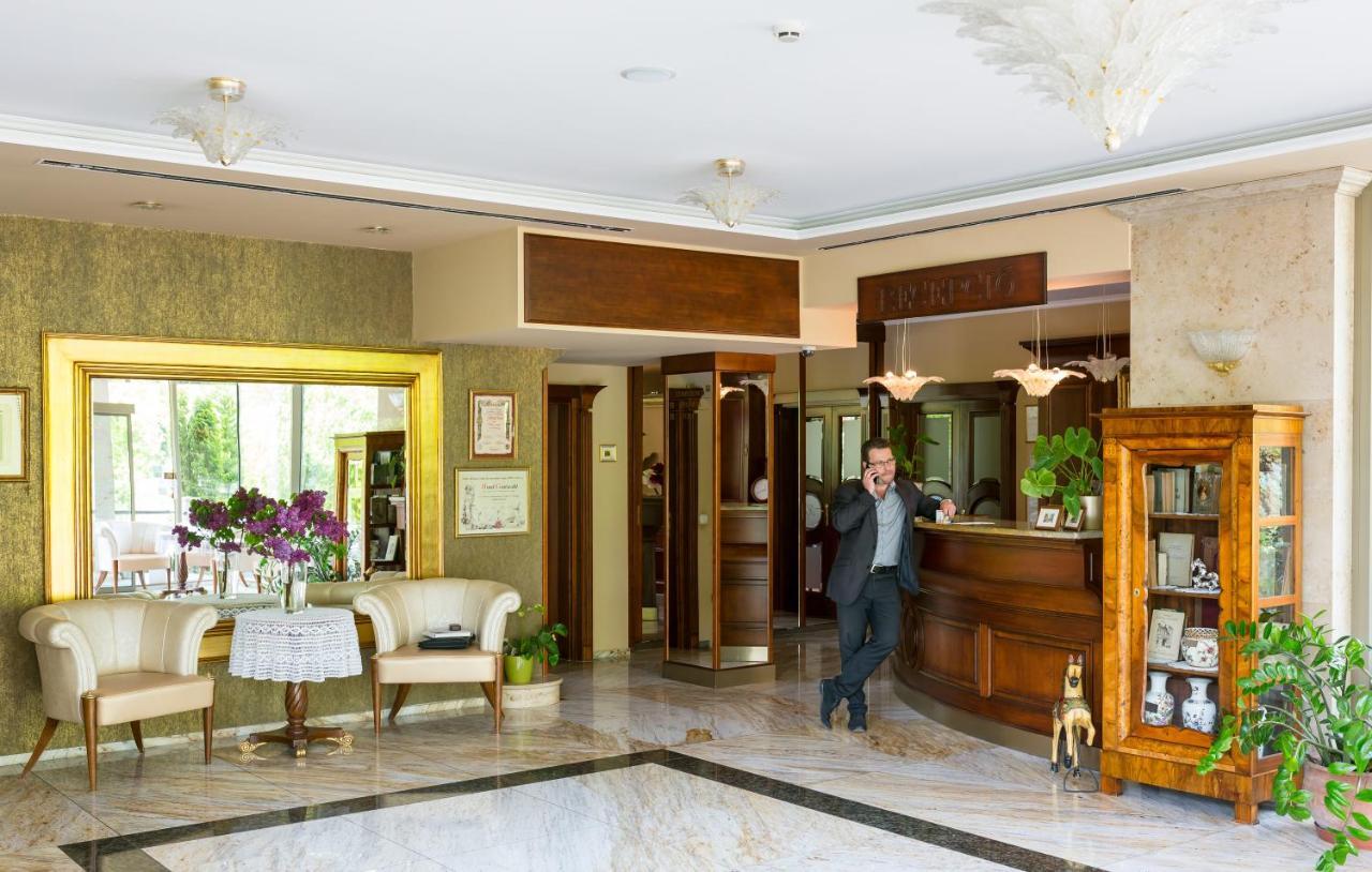 Hotel Gottwald Тата Екстер'єр фото