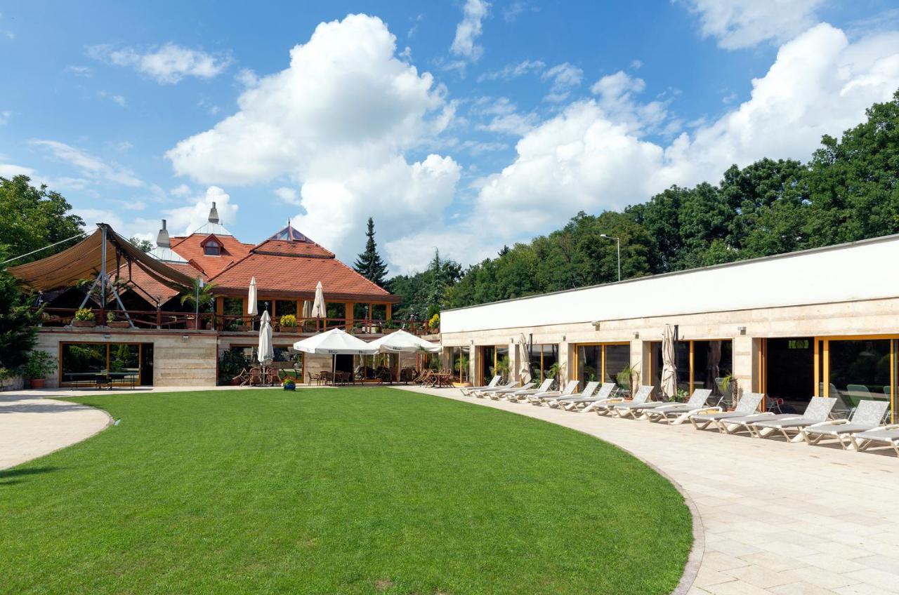 Hotel Gottwald Тата Екстер'єр фото